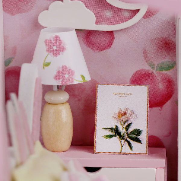 Miniature DIY Wooden Dollhouse Kit with Music Movement and LED and Dust Cover (M915)