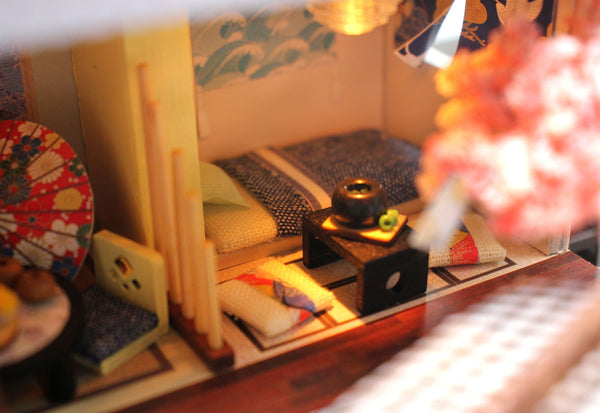 Miniature DIY Wooden Dollhouse Kit with Music Movement and LED and Dust Cover (PC902)